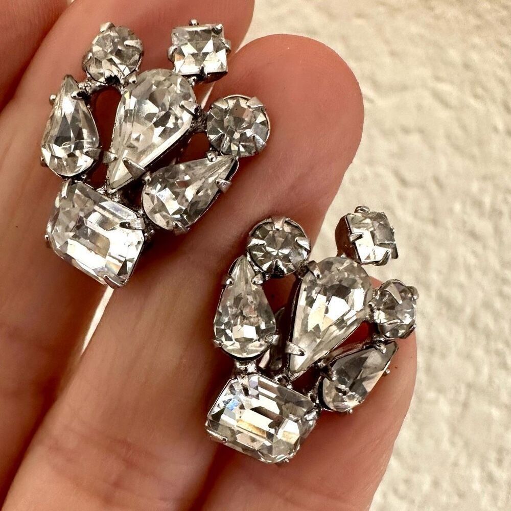 Rhinestone silver tone vintage screw on earrings